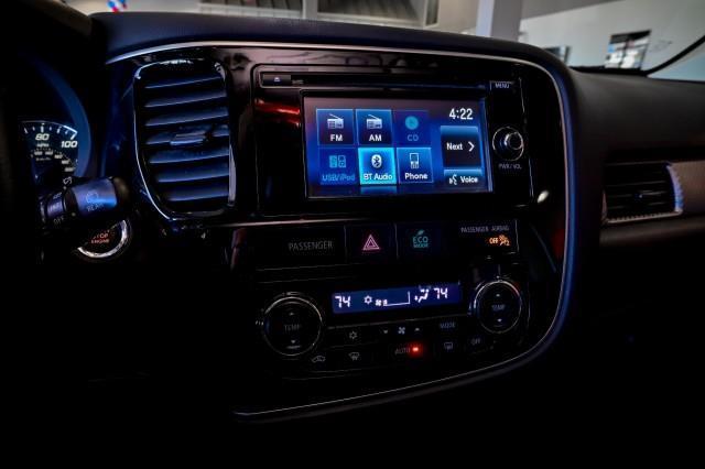 Mitsubishi Outlander  2014
