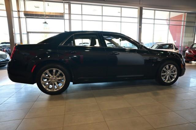 Chrysler 300  2023
