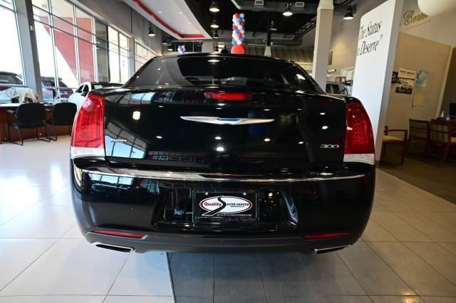 Chrysler 300  2023