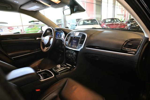 Chrysler 300  2023