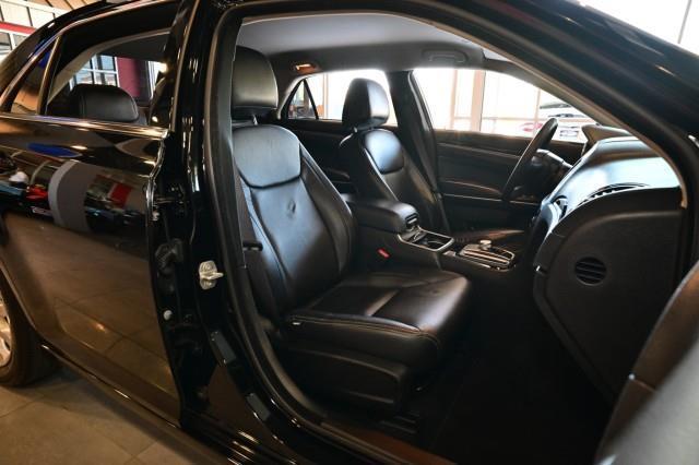 Chrysler 300  2023