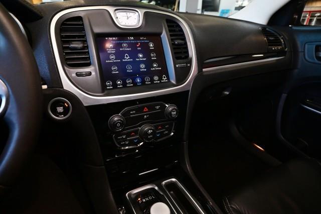 Chrysler 300  2023