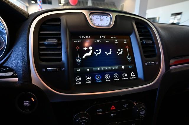 Chrysler 300  2023