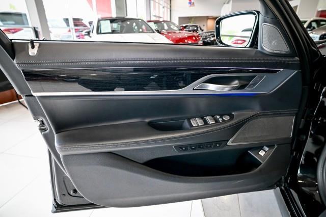 BMW 7-Series  2020