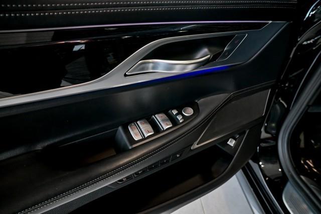 BMW 7-Series  2020