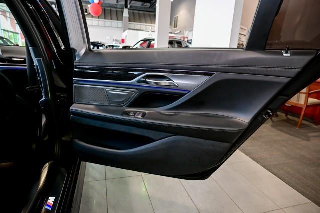 BMW 7-Series  2020