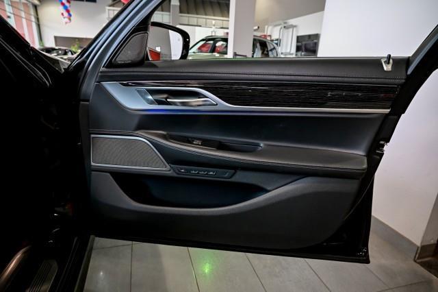 BMW 7-Series  2020