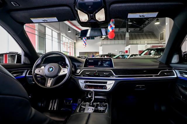 BMW 7-Series  2020