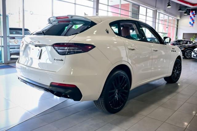 Maserati Levante  2022