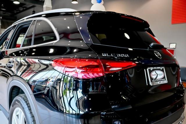 Mercedes-Benz GLC-Class  2023