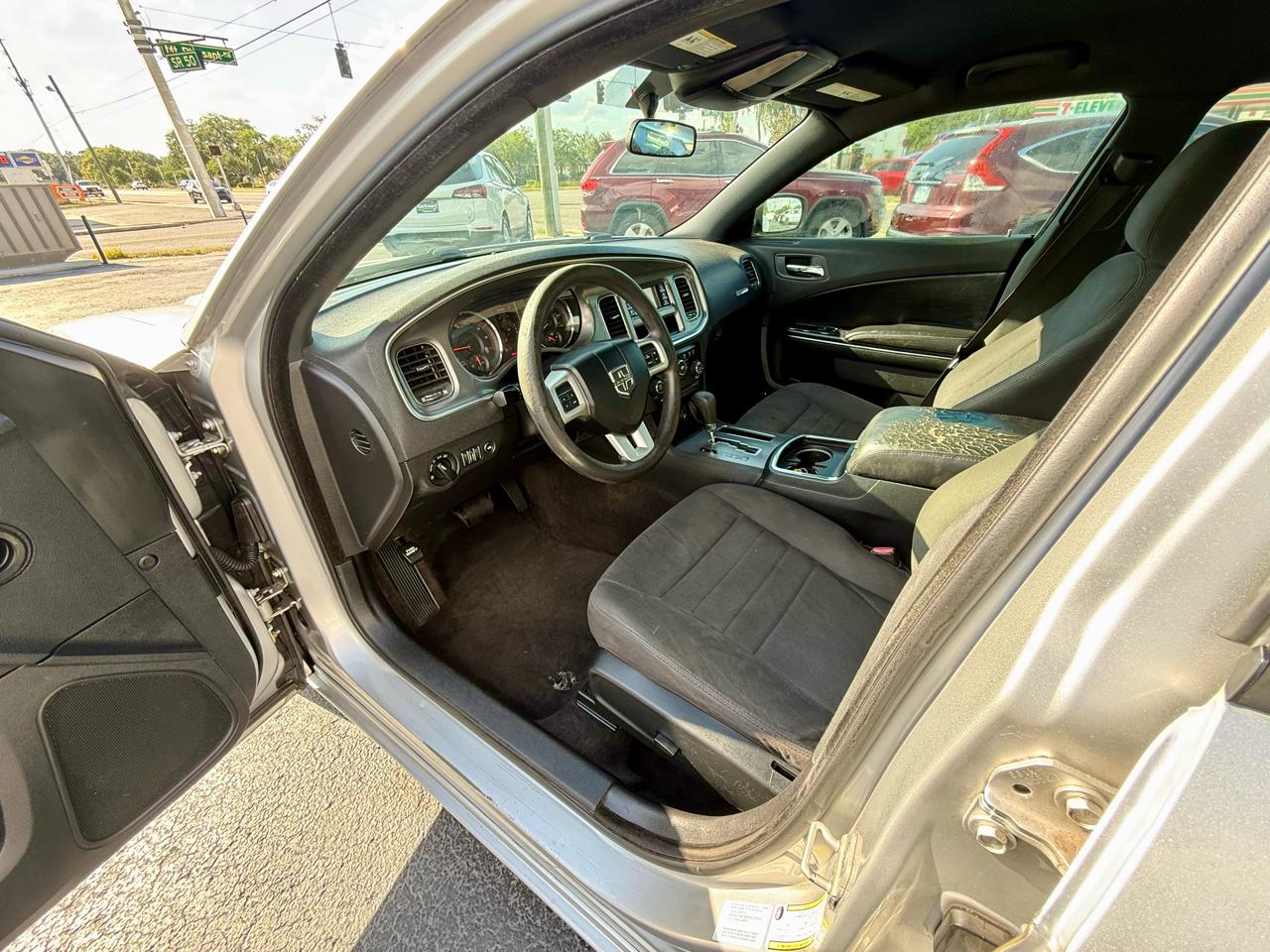 Dodge Charger SE 2012