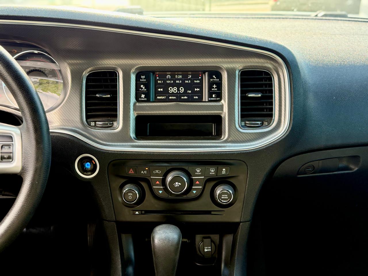 Dodge Charger SE 2012