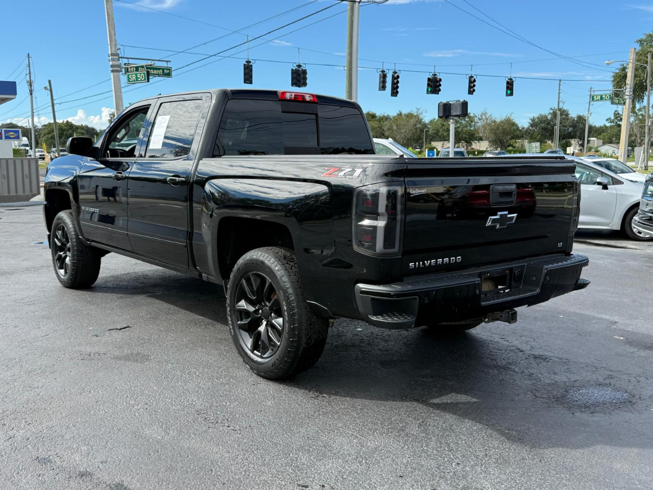 2018 Chevrolet Silverado 1500 LT photo 4