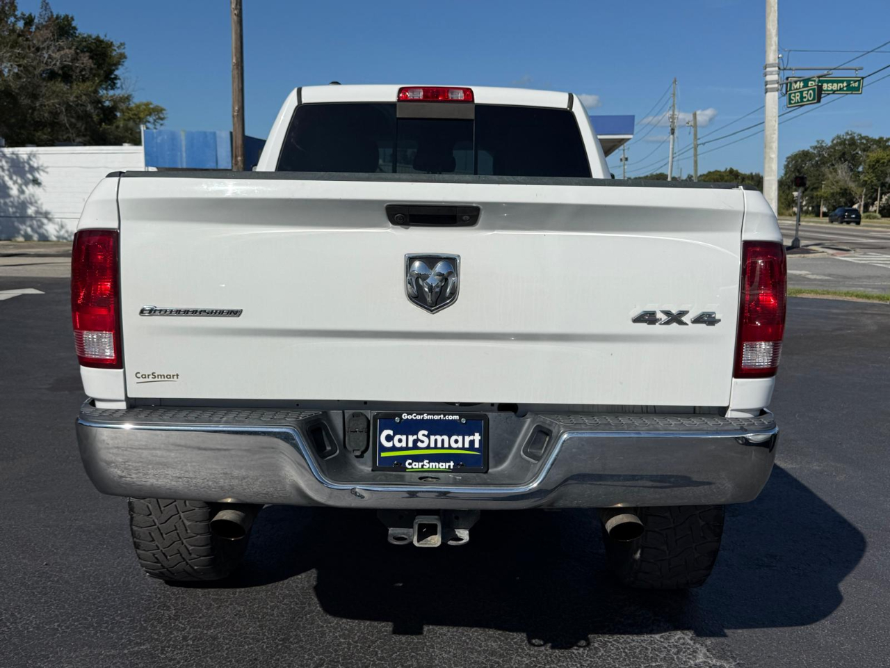 RAM 1500 4WD Crew Cab 140.5" Outdoorsman 2017