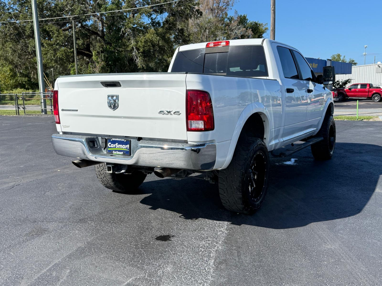 RAM 1500 4WD Crew Cab 140.5" Outdoorsman 2017
