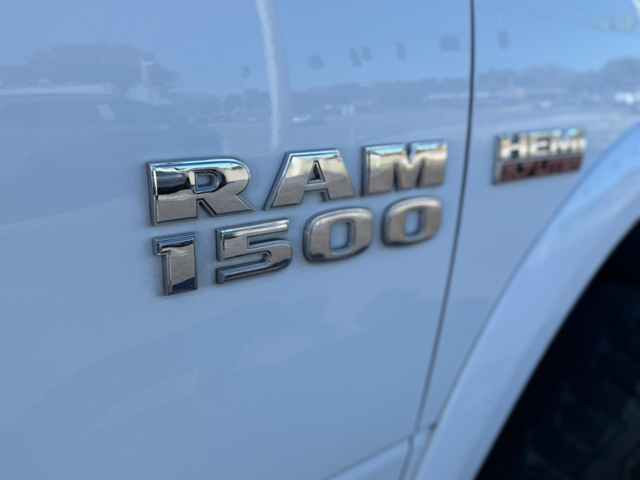 RAM 1500 4WD Crew Cab 140.5" Outdoorsman 2017