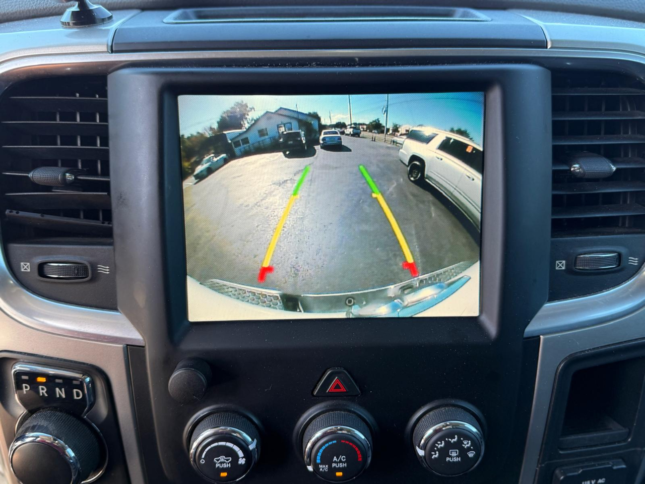 RAM 1500 4WD Crew Cab 140.5" Outdoorsman 2017