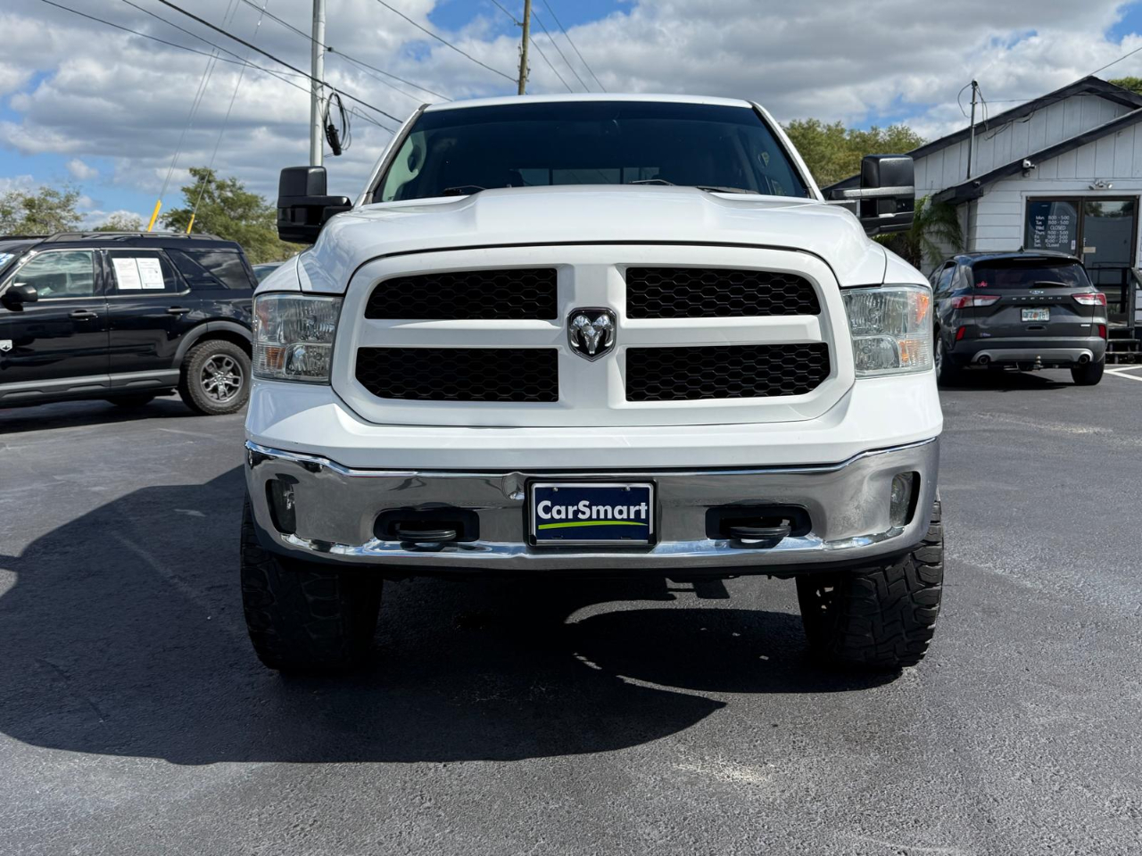RAM 1500 4WD Crew Cab 140.5" Outdoorsman 2017