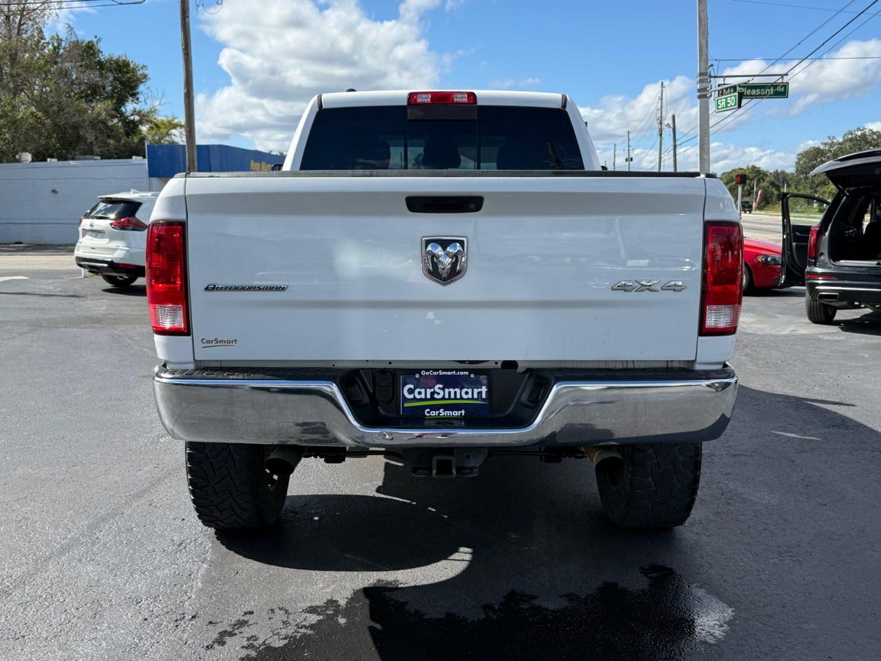 RAM 1500 4WD Crew Cab 140.5" Outdoorsman 2017