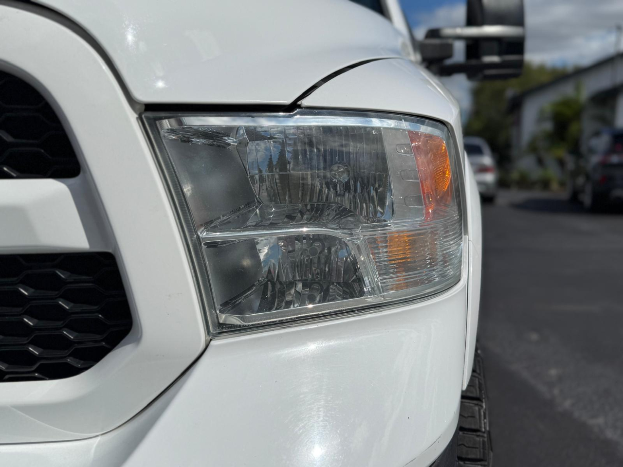 RAM 1500 4WD Crew Cab 140.5" Outdoorsman 2017