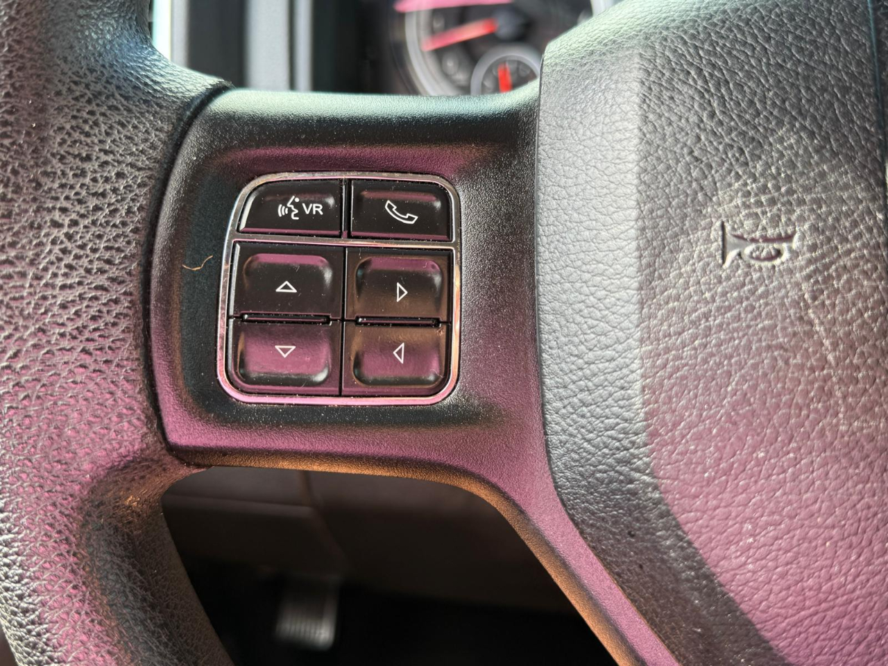 RAM 1500 4WD Crew Cab 140.5" Outdoorsman 2017