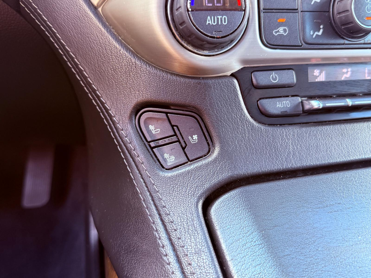 GMC Yukon XL Denali 4WD 2019