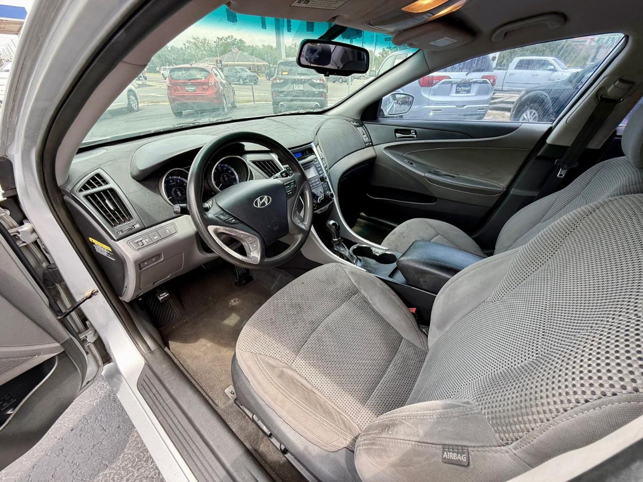 Hyundai Sonata GLS 4D Sedan 2.4 2012