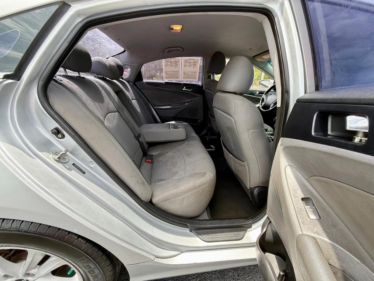Hyundai Sonata GLS 4D Sedan 2.4 2012