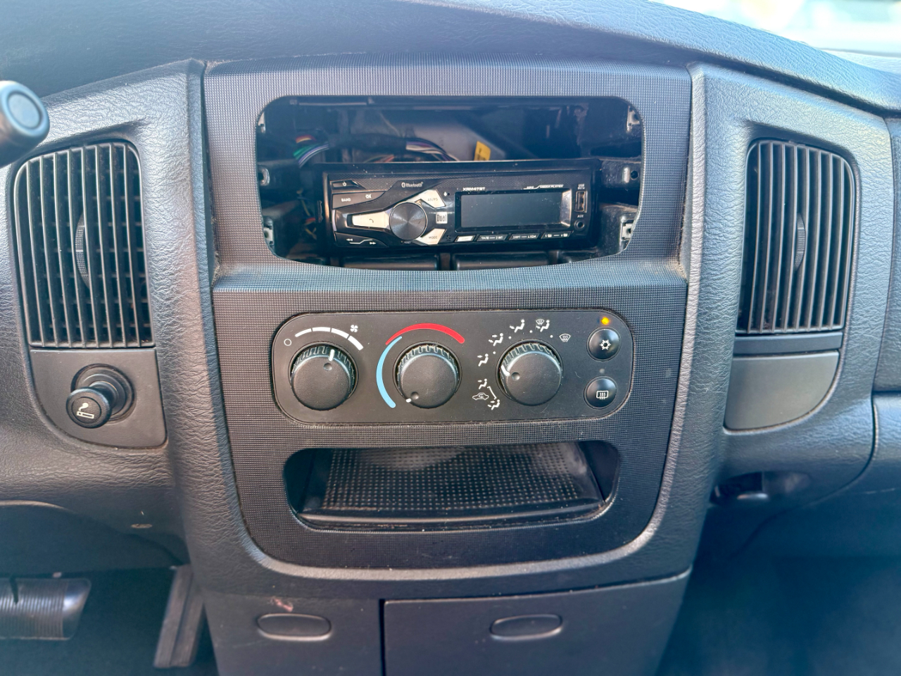 Dodge Ram 1500 SLT Quad Cab Short Bed 2WD 2005