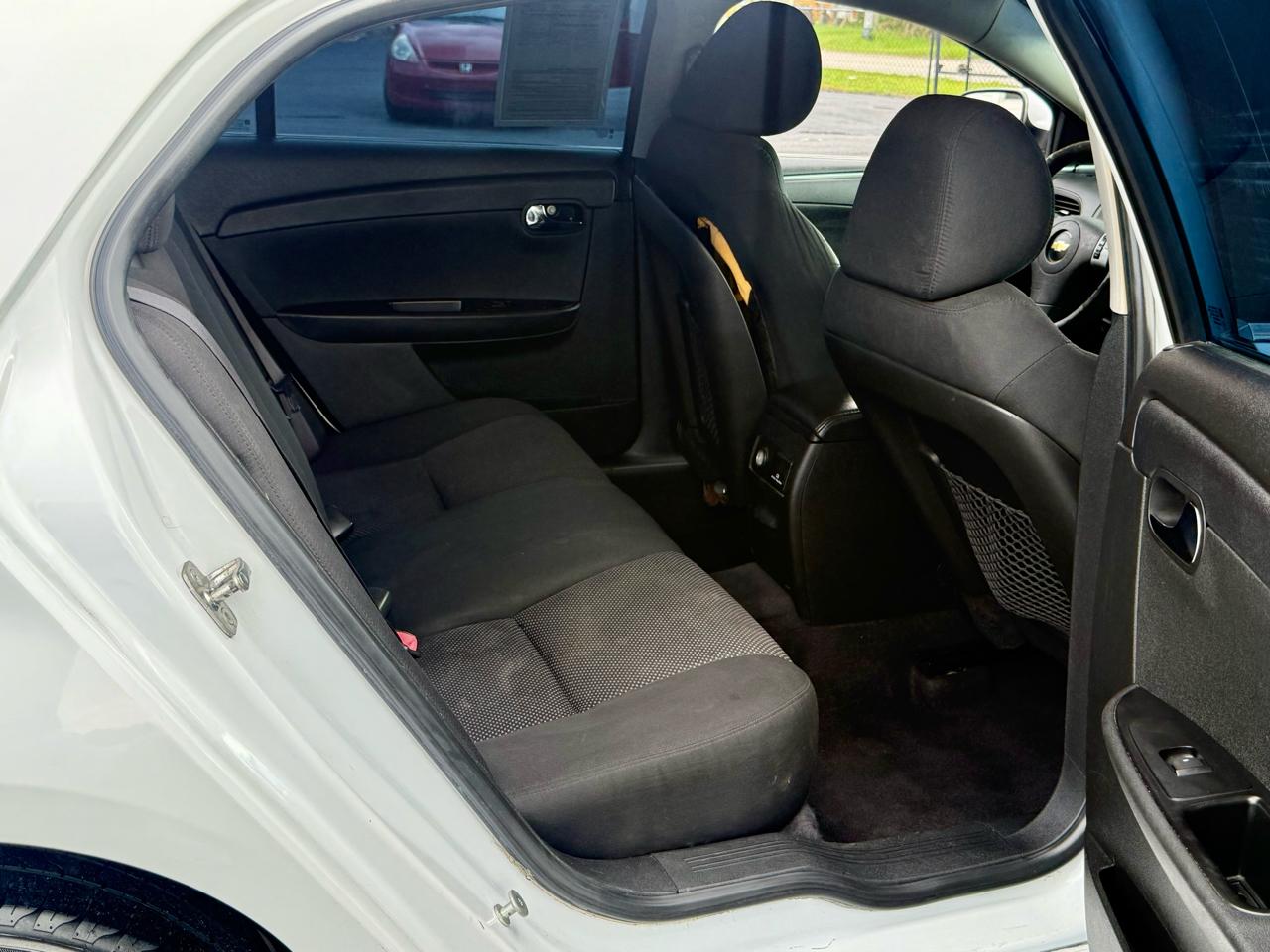 Chevrolet Malibu 1LT 2012