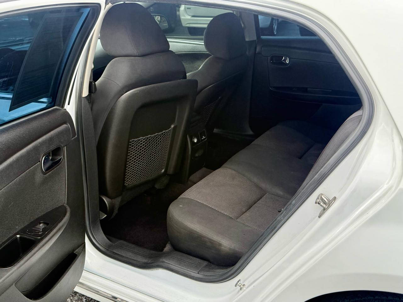 Chevrolet Malibu 1LT 2012
