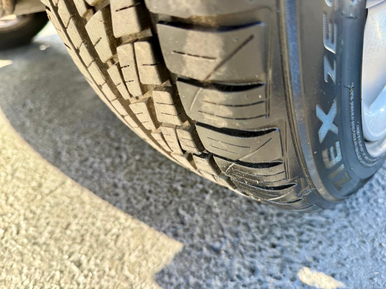 MINI Cooper Base 2D Hatchback 2012