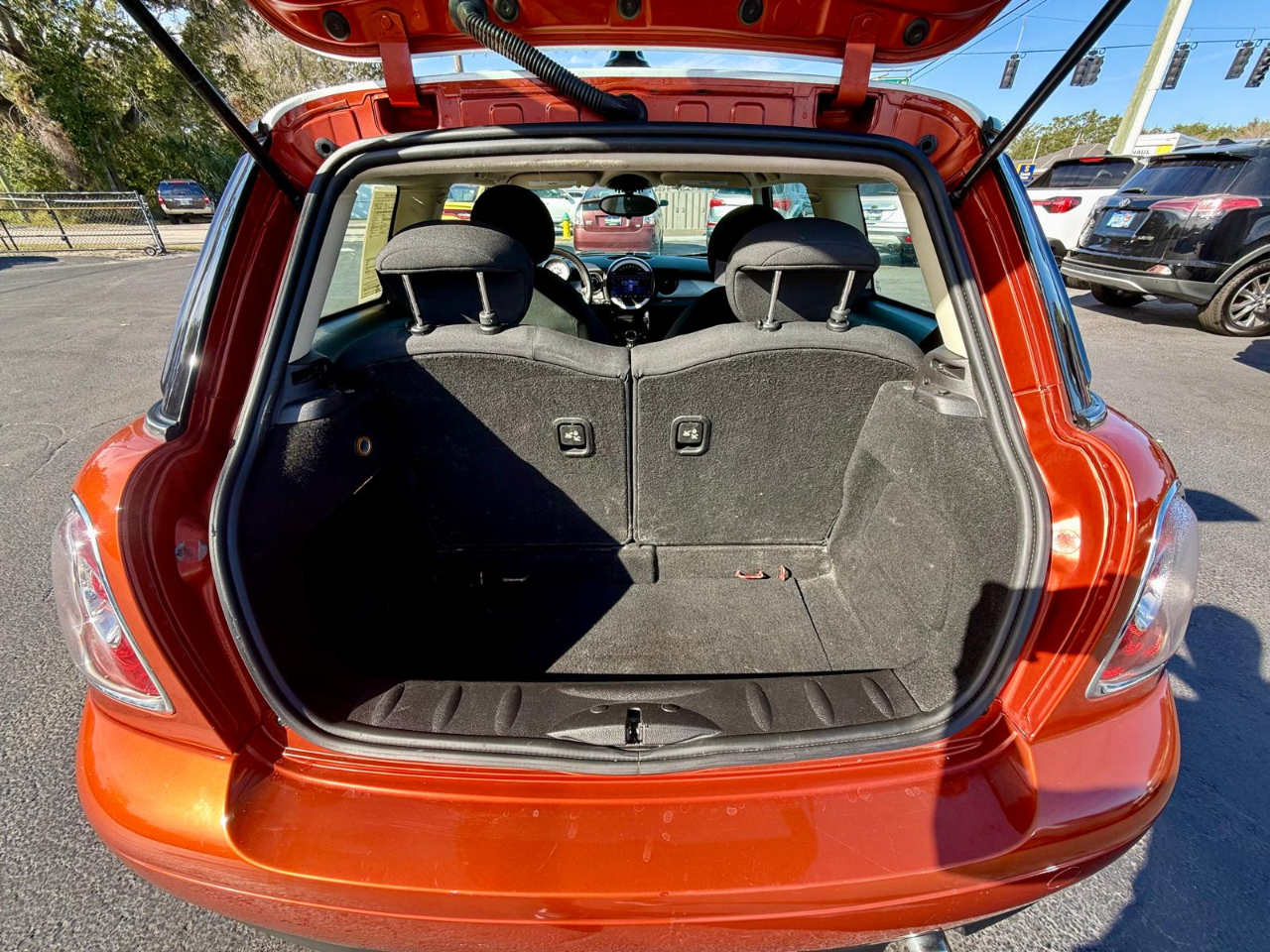 MINI Cooper Base 2D Hatchback 2012