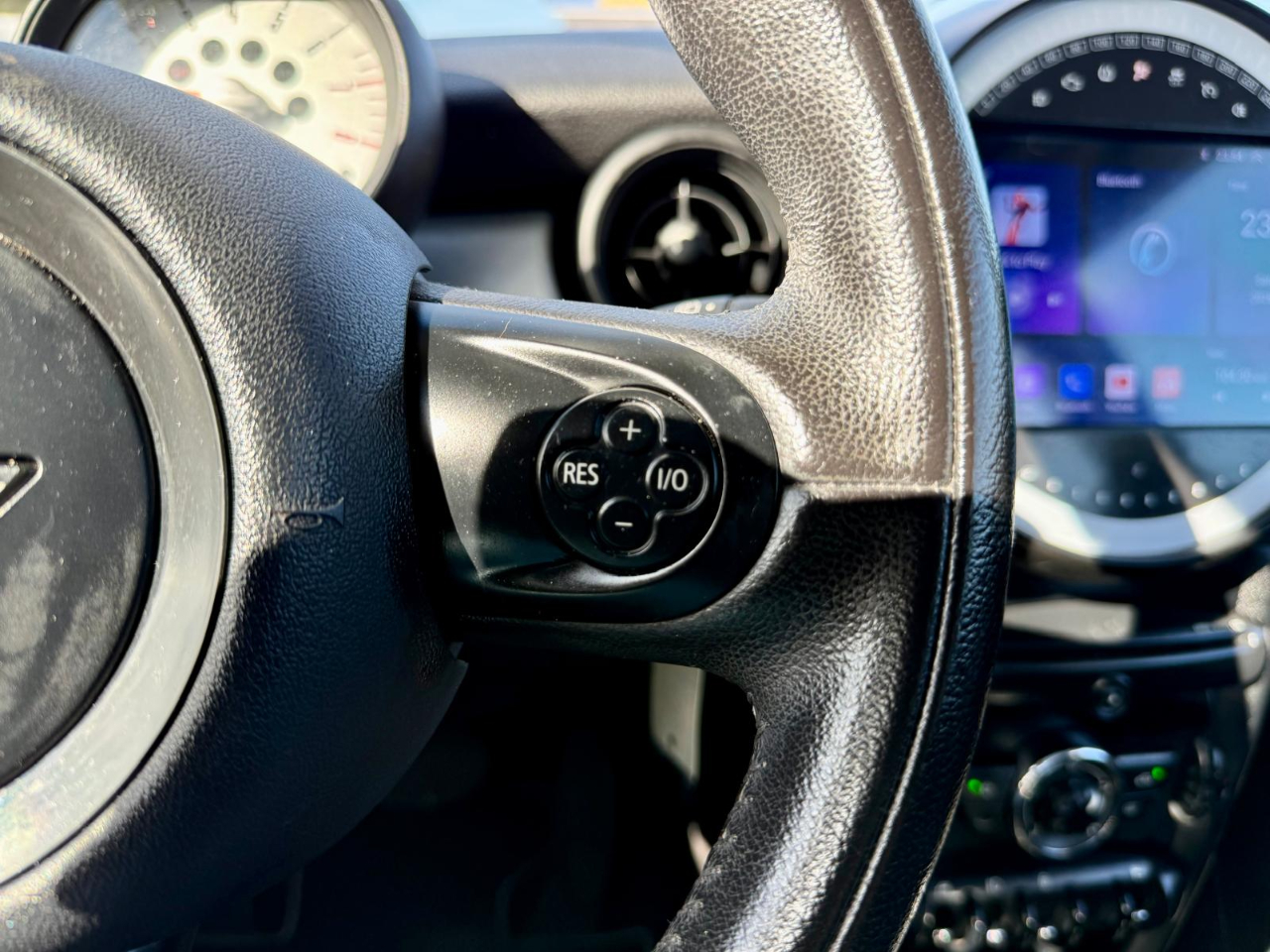 MINI Cooper Base 2D Hatchback 2012