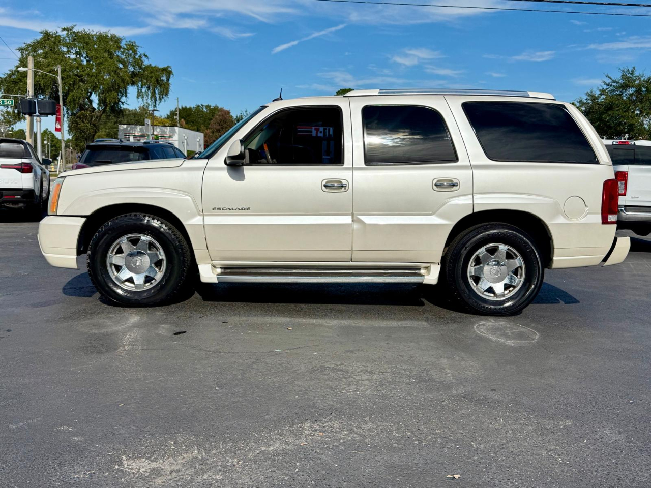 Cadillac Escalade 2WD 2003