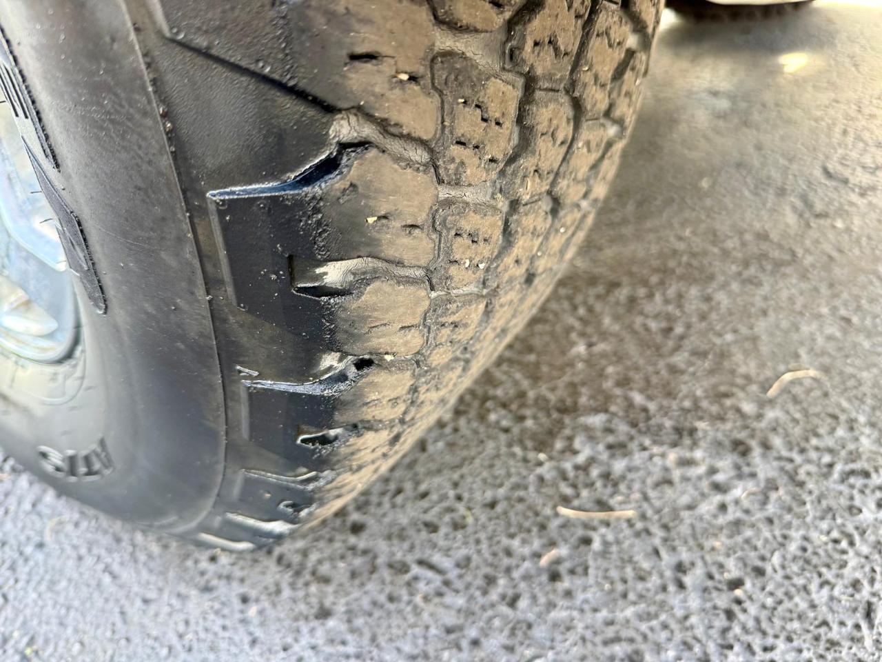 Cadillac Escalade 2WD 2003