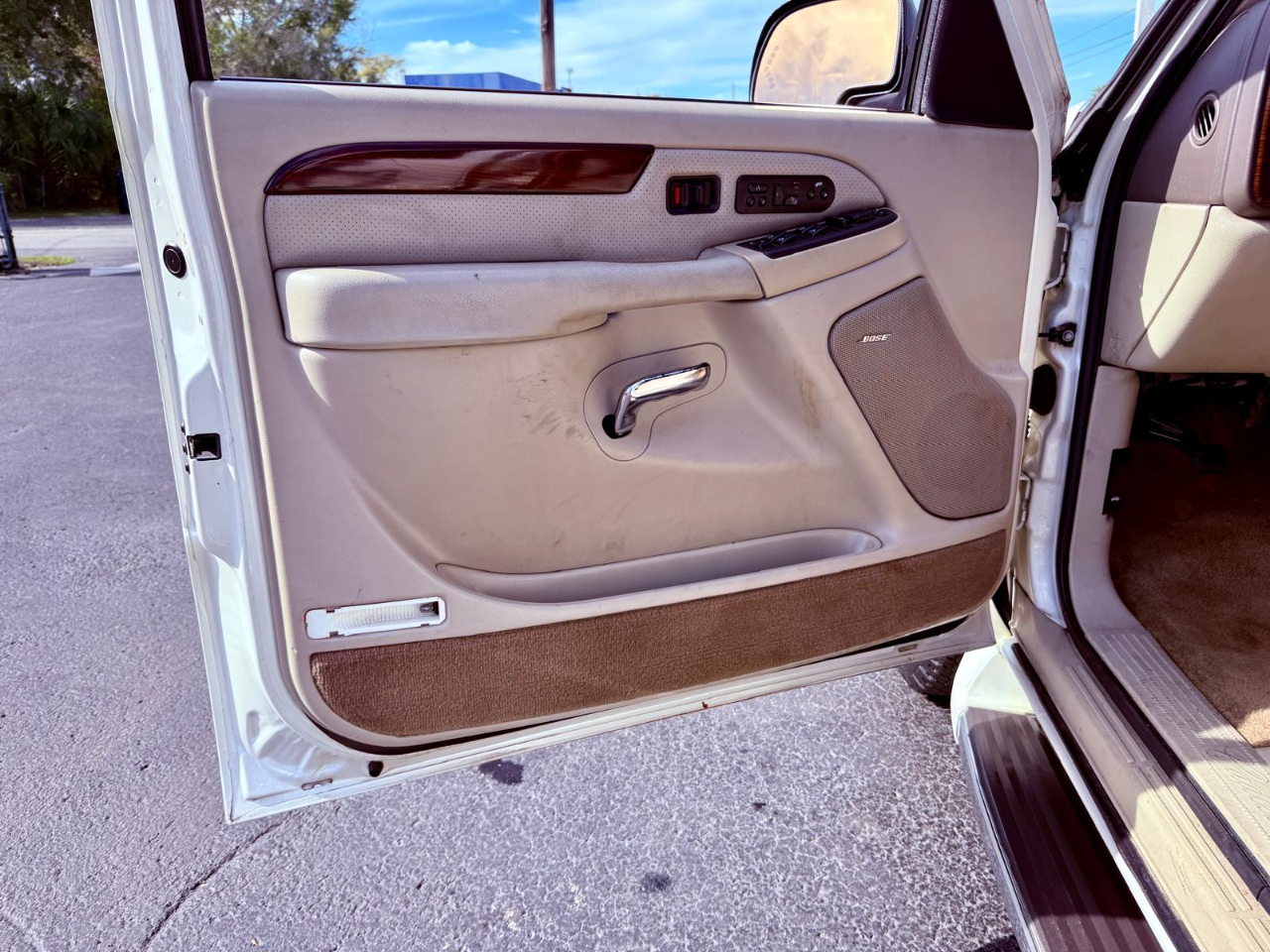 Cadillac Escalade 2WD 2003