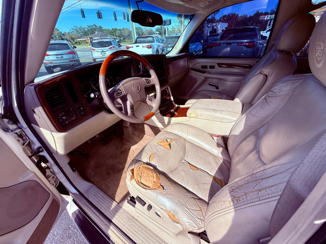 Cadillac Escalade 2WD 2003