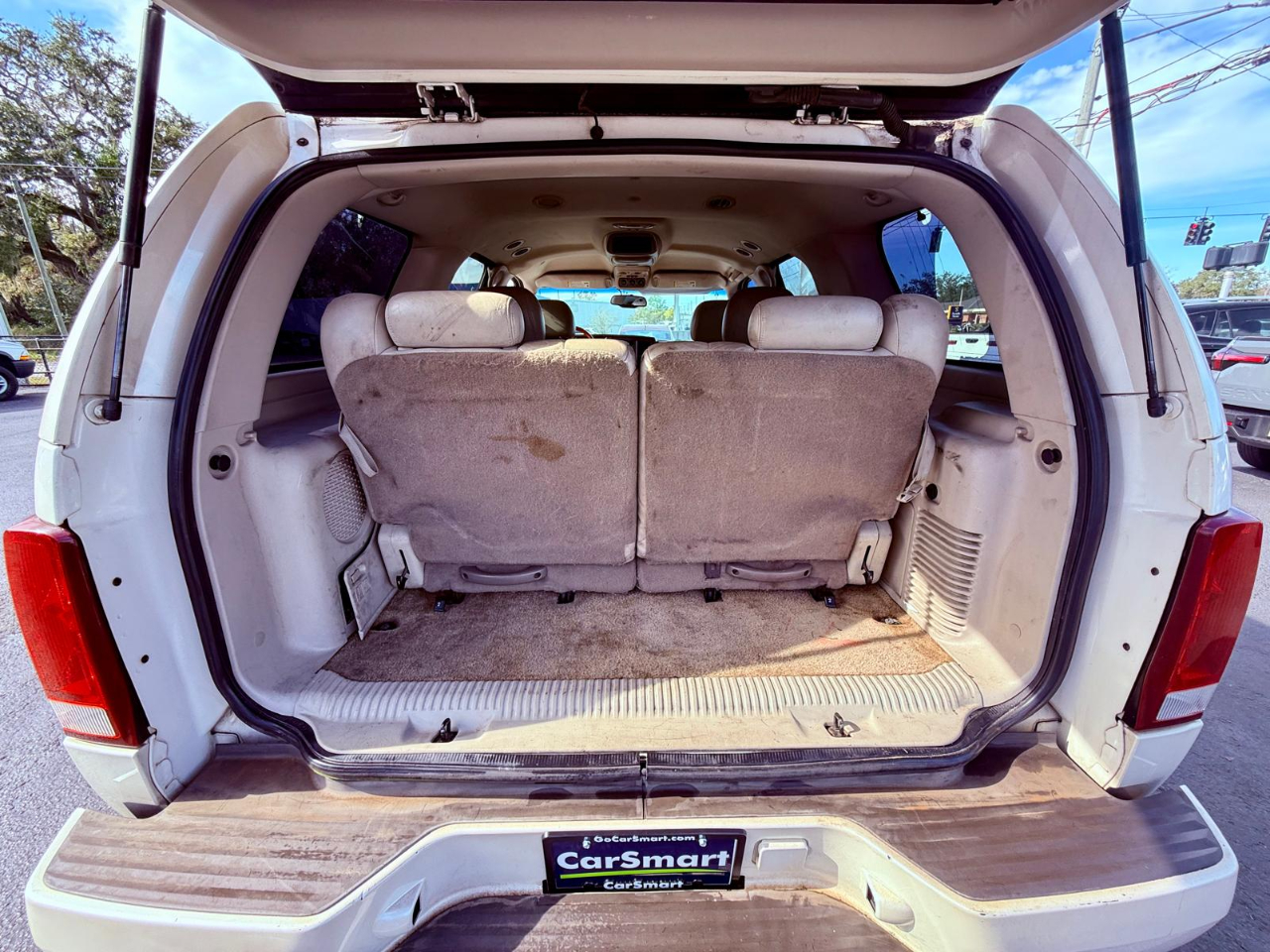 Cadillac Escalade 2WD 2003