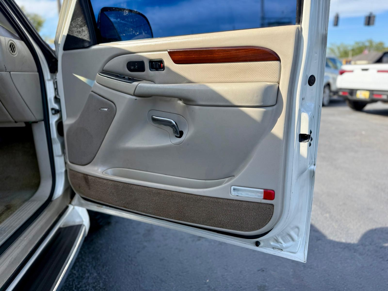 Cadillac Escalade 2WD 2003