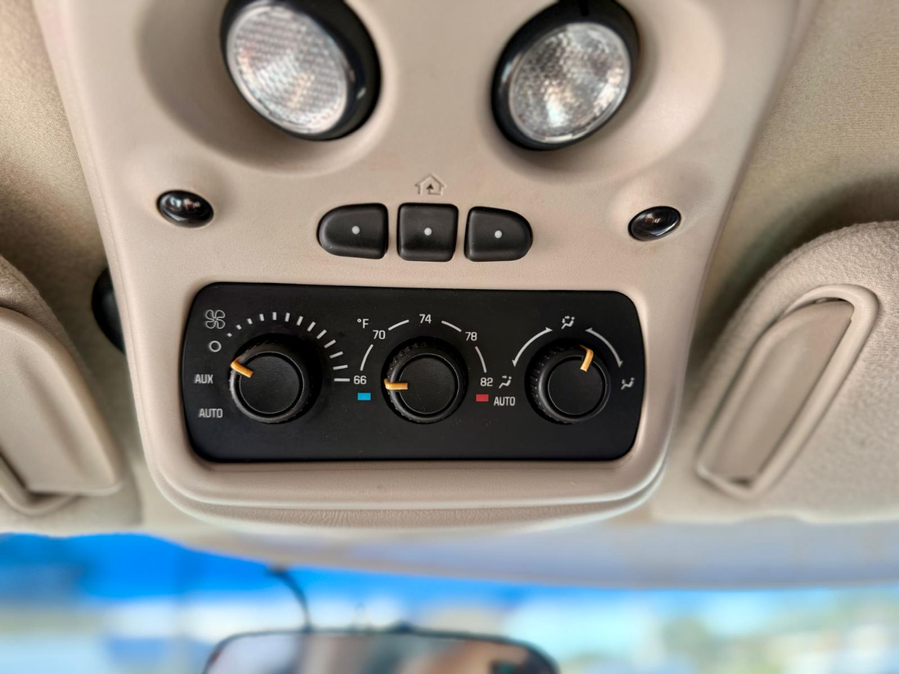 Cadillac Escalade 2WD 2003