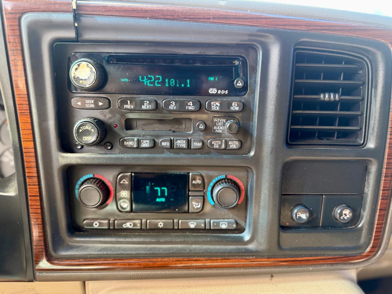 Cadillac Escalade 2WD 2003