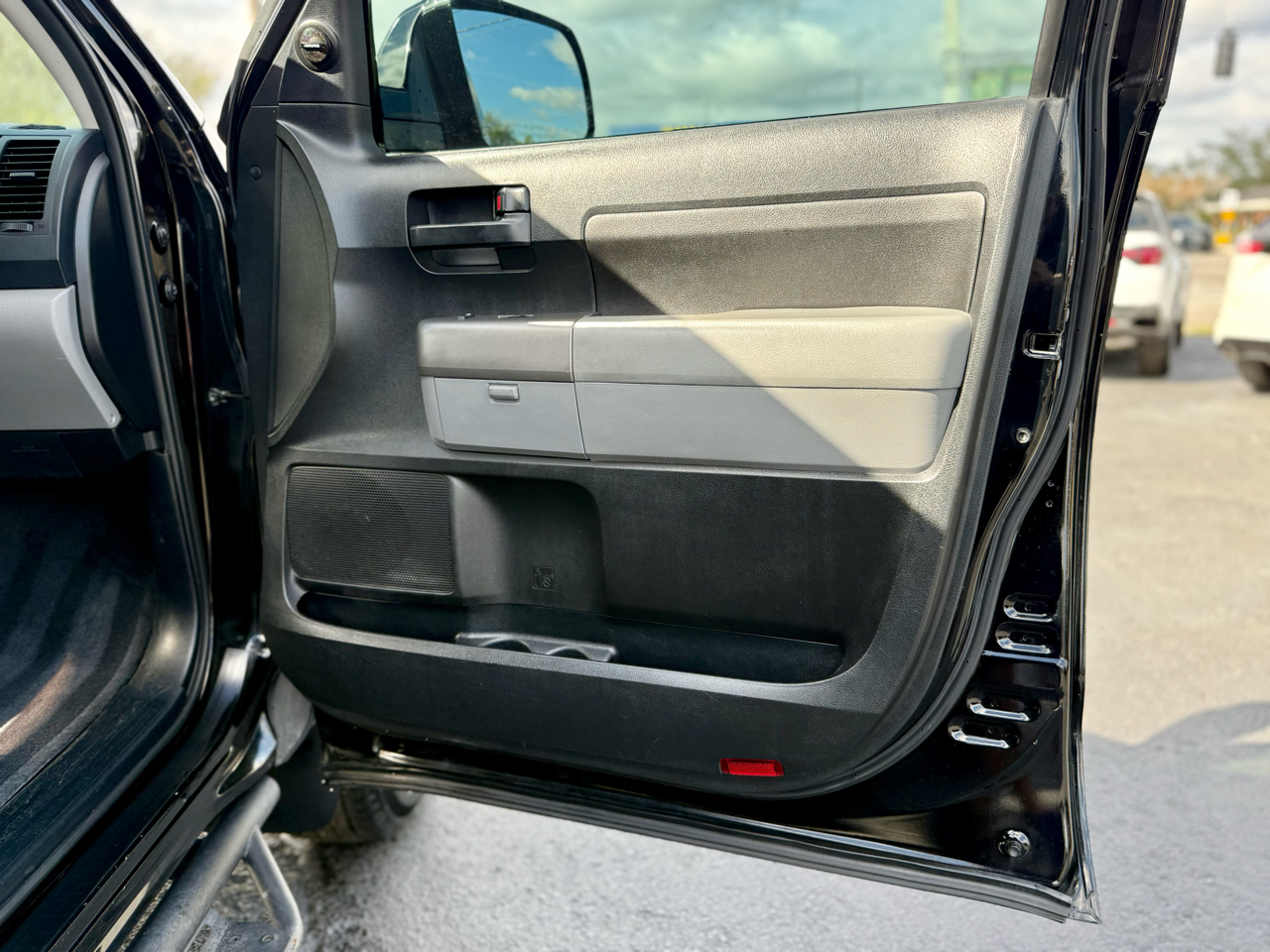 Toyota Tundra Tundra-Grade 5.7L Double Cab 2WD 2012