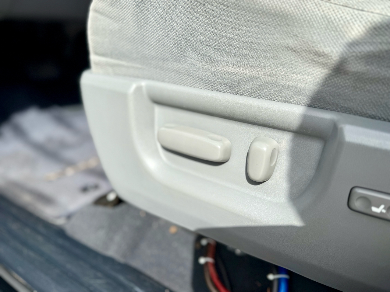 Toyota Tundra Tundra-Grade 5.7L Double Cab 2WD 2012