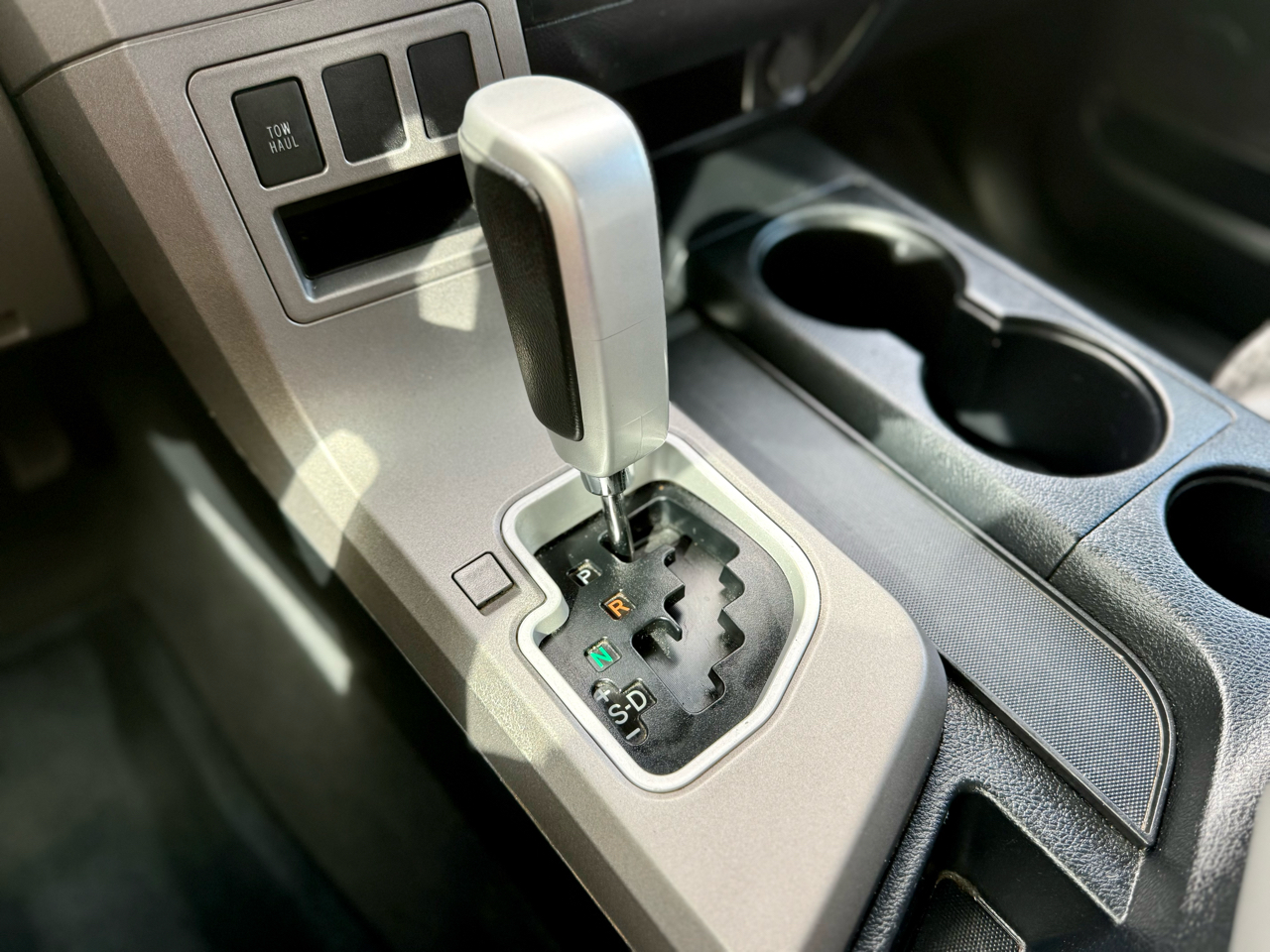 Toyota Tundra Tundra-Grade 5.7L Double Cab 2WD 2012