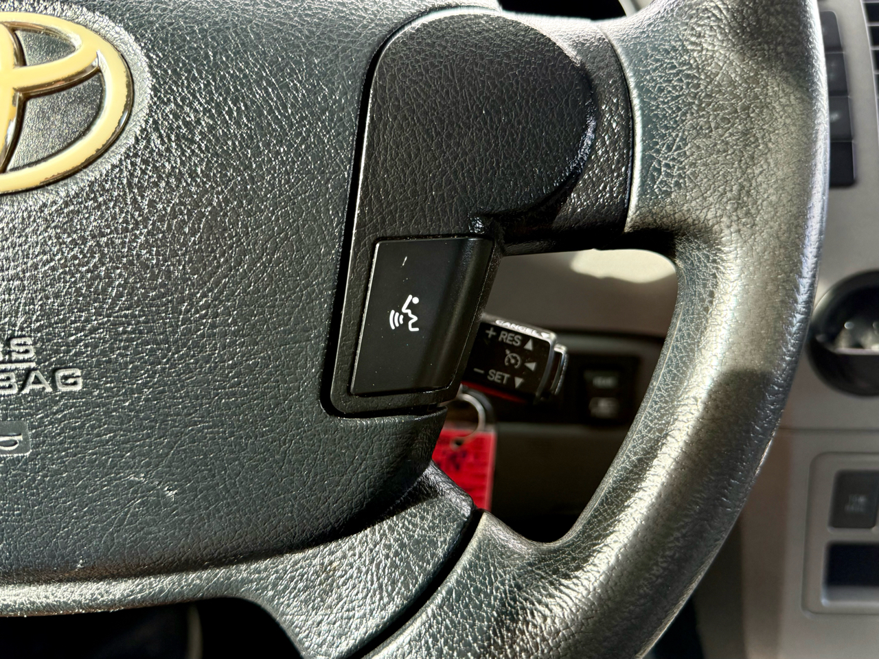 Toyota Tundra Tundra-Grade 5.7L Double Cab 2WD 2012