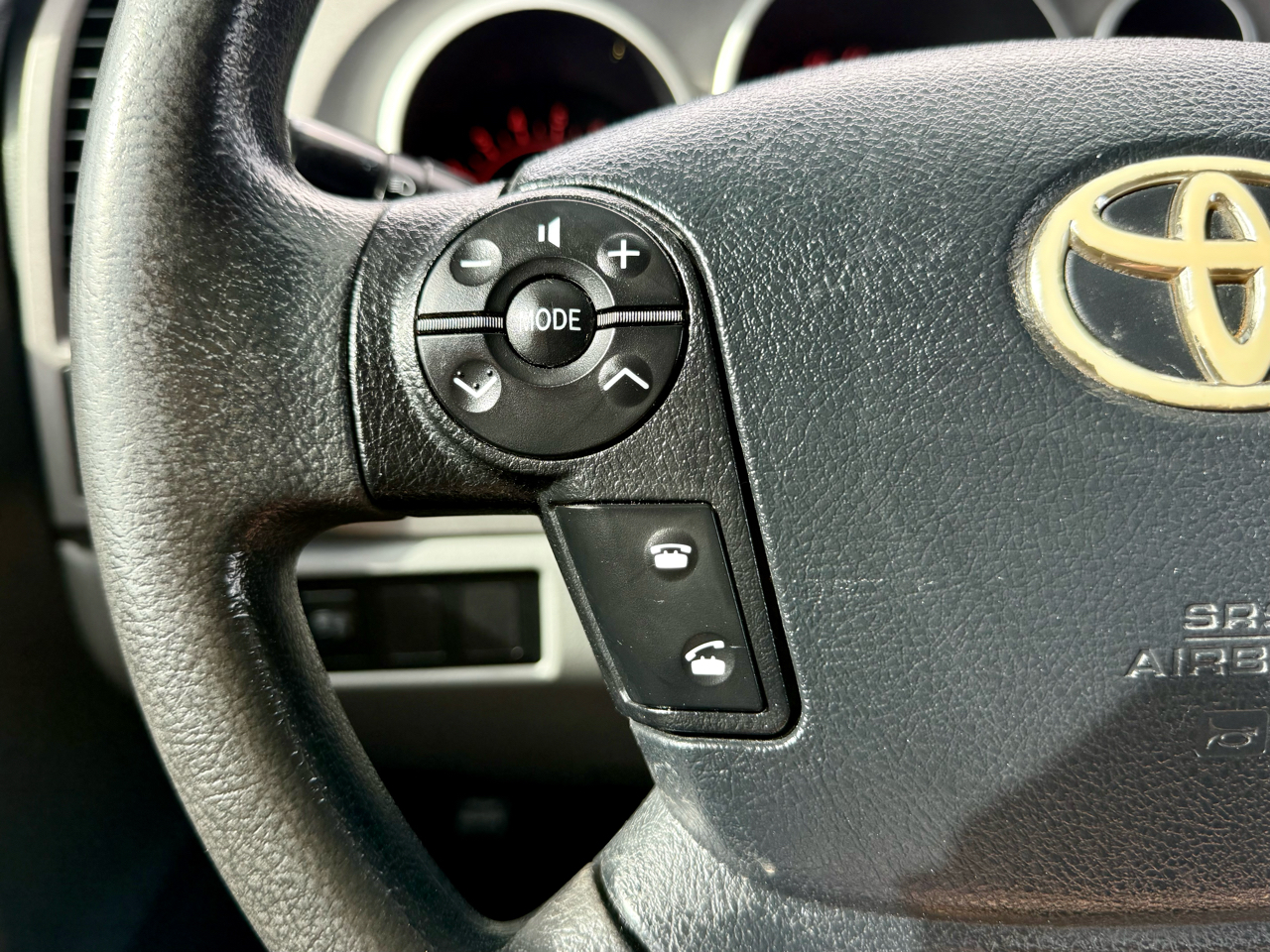 Toyota Tundra Tundra-Grade 5.7L Double Cab 2WD 2012