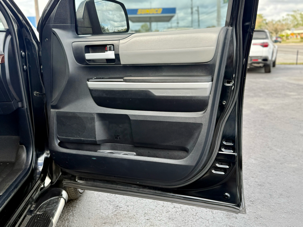 Toyota Tundra Limited 5.7L Double Cab 2WD 2014