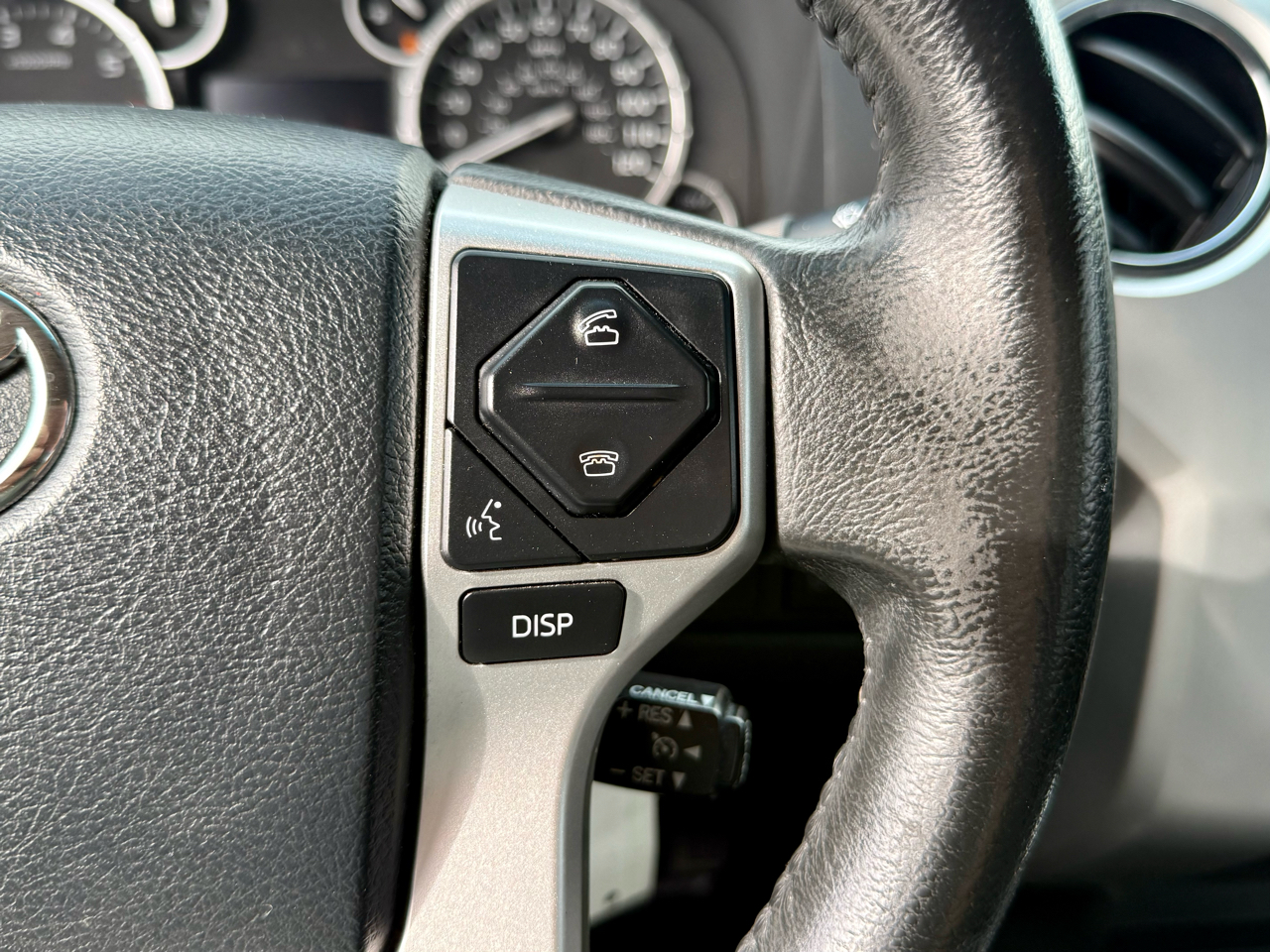 Toyota Tundra Limited 5.7L Double Cab 2WD 2014