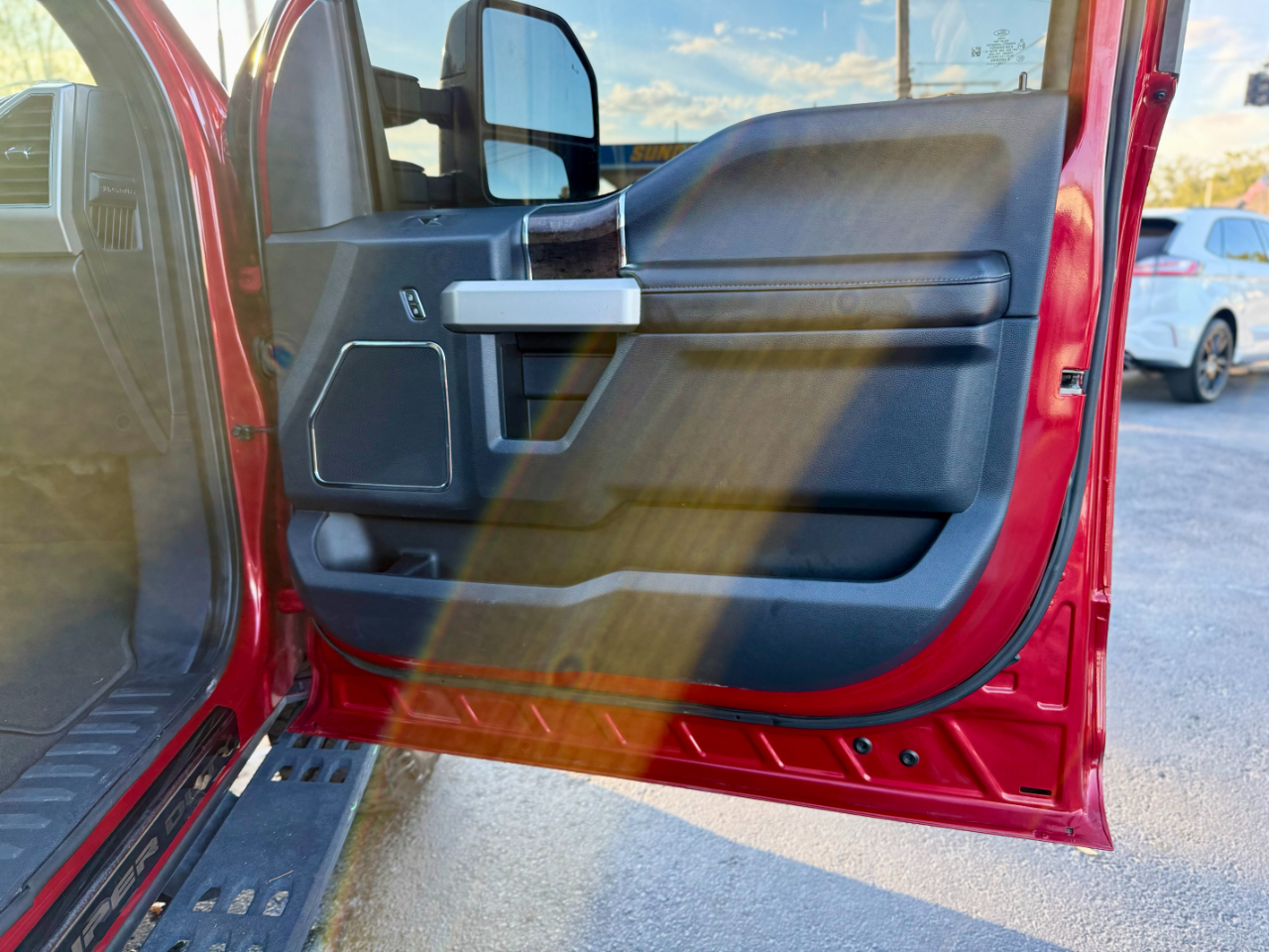 Ford F-250 SD Lariat Crew Cab Short Bed 4WD 2022